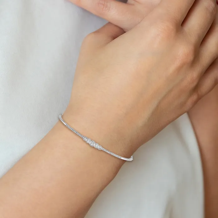 goldiaca Bracelets 14k White Gold Polished Natural Diamond Bezel Set Bar 7in w5 ext Bracelet