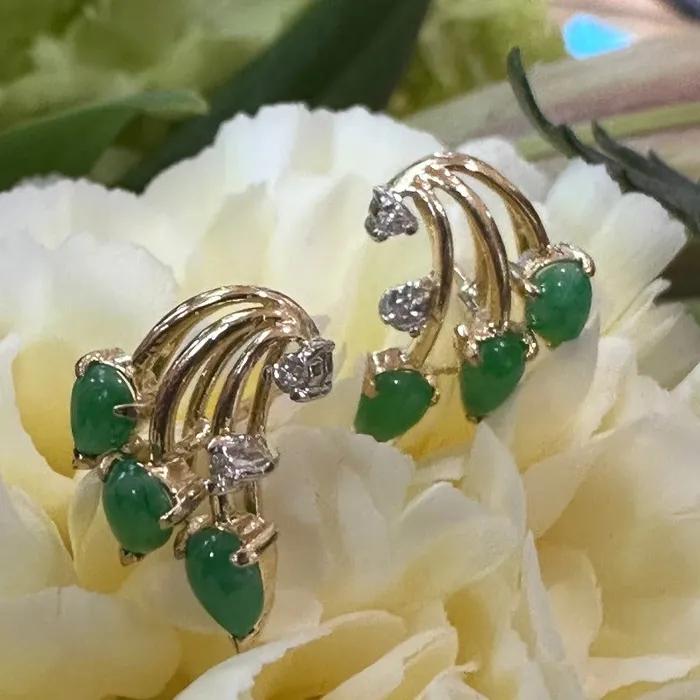 ONeills Estate Jewelry Earrings 14 Karat Yellow Gold Jade Earrings 21000786