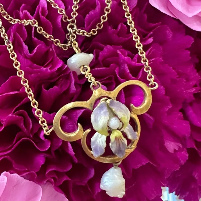 ONeills Estate Jewelry Necklaces 14 Karat Yellow Gold Enameled Pansy Necklace 53300125 ONeills Estate Jewelry Necklaces 14 Karat Yellow Gold Enameled Pansy Necklace 53300125