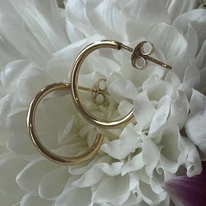 ONeills Estate Jewelry PreStyled Sets 14 Karat Yellow Gold Mini Hoops 42500214 ONeills Estate Jewelry PreStyled Sets 14 Karat Yellow Gold Mini Hoops 42500214